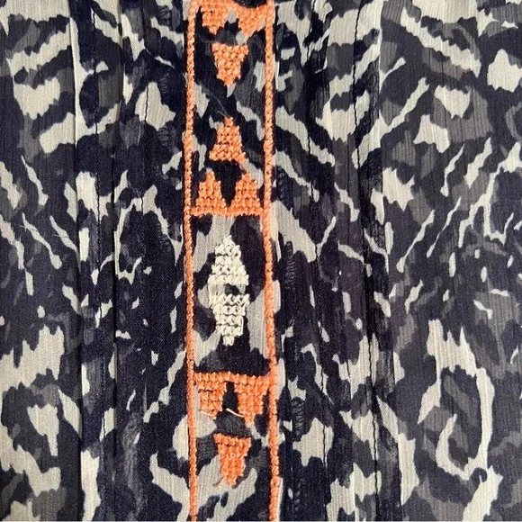 Intro Navy Blue White Embroidered Ribbon Sleeve Blouse - Picture 4 of 7